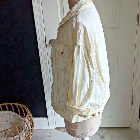 NWOT! FREE PEOPLE DISTRESSED DENIM TRUCKER JACKET - Picture 7 of 8